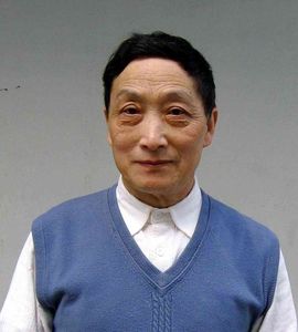 苏州大学中文系教授——束景南